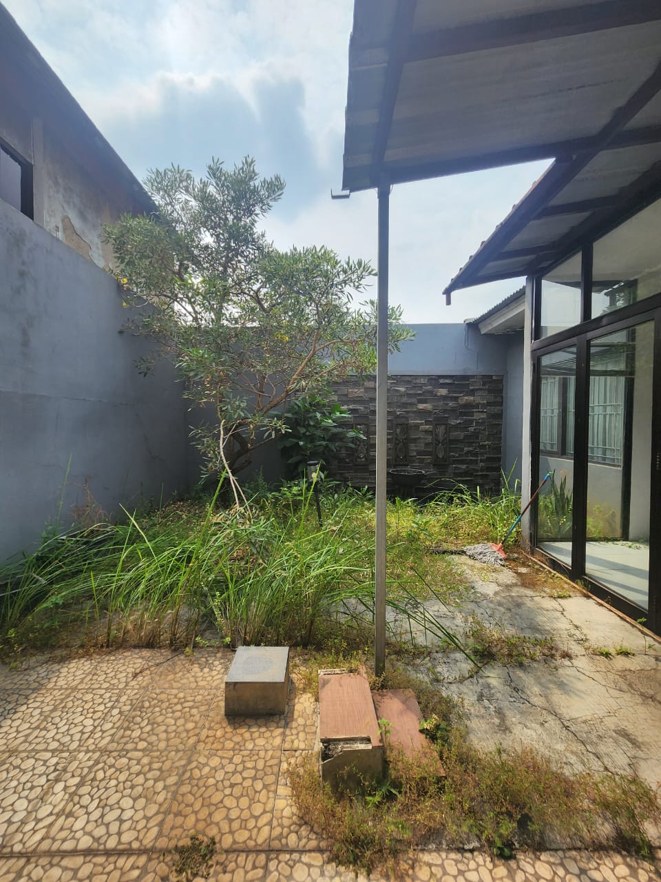 Rumah Dijual di Cluster Elysium Lippo Cikarang